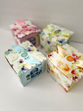 Load image into Gallery viewer, Boho Daisy Floral Jar Candles with Matching Box ~ All Scents

